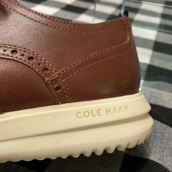 Cole Haan Grand  Wingtip Men's Brown Leather Oxford Shoes Size 9.5 Lace Up
