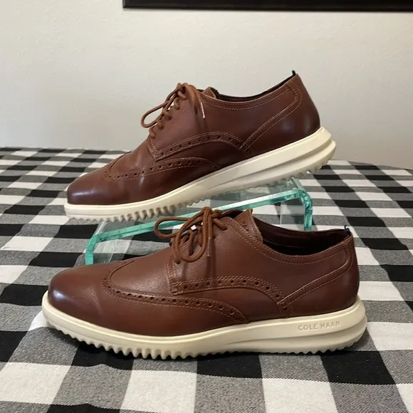 Cole Haan Grand  Wingtip Men's Brown Leather Oxford Shoes Size 9.5 Lace Up