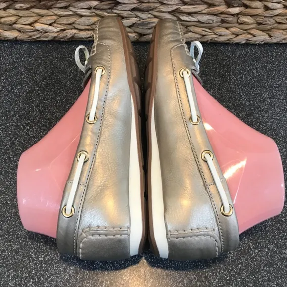 Cole Haan White &amp; Gold Tali Boat Shoes Brand New
