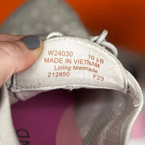 Cole Haan ZERØGRAND Stitch Grey Pink Sneaker Knit SIZE 10.5 B