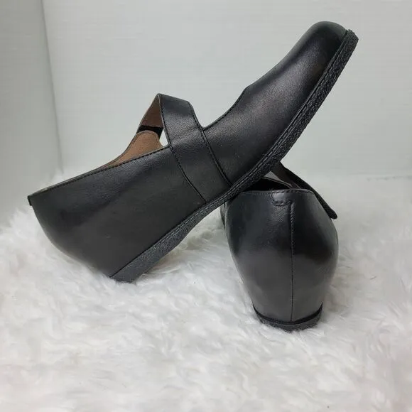 Dansko Larie  Womens Size 10.5  Slip On Shoes  Black Leather  Mary Jane Wedge