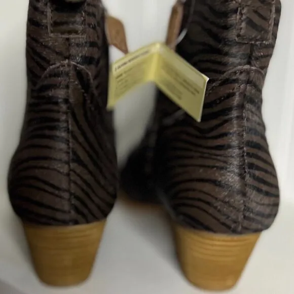 Dingo Hairy Up Genuine Calf Hair Western Boot Brown Zebra size 8