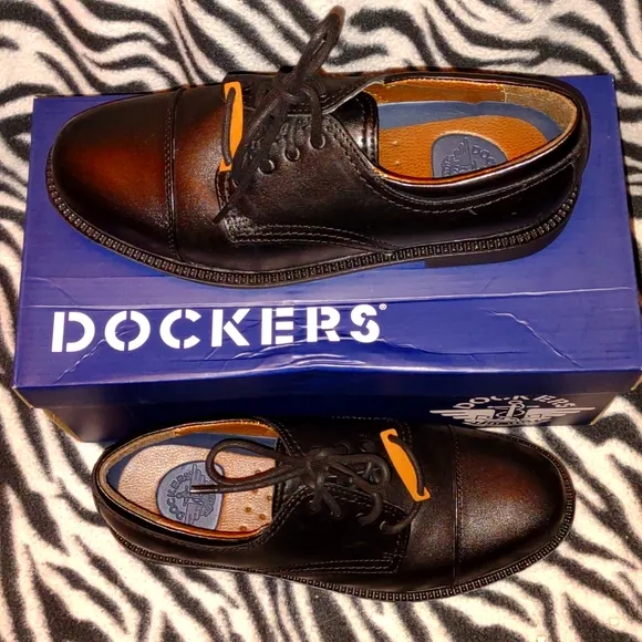 DOCKERS 👣Gordon Dress Shoes💛