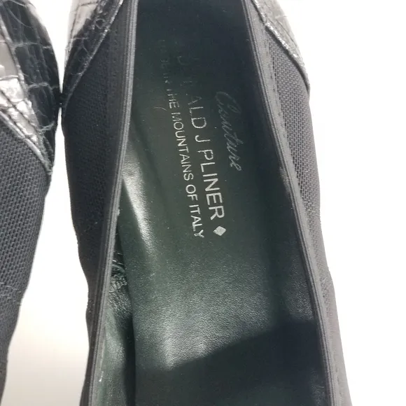 DONALD J PLINER Couture Italian Peep Toe Shoes
