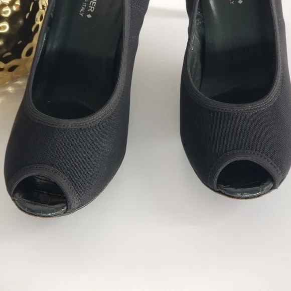 DONALD J PLINER Couture Italian Peep Toe Shoes