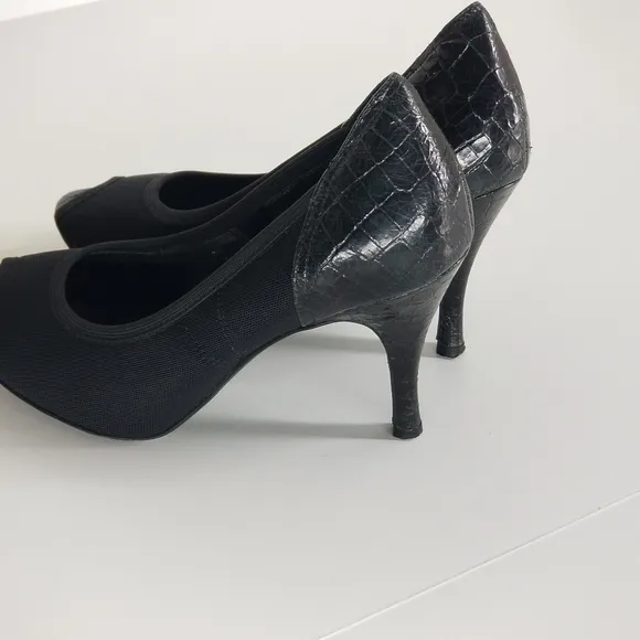 DONALD J PLINER Couture Italian Peep Toe Shoes