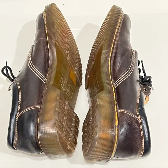 Dr. Martens 8053 Crazy Horse dark brown leather shoes, low top, unisex, sz 11 M