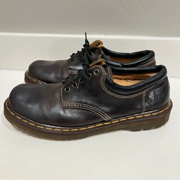 Dr. Martens 8053 Crazy Horse dark brown leather shoes, low top, unisex, sz 11 M