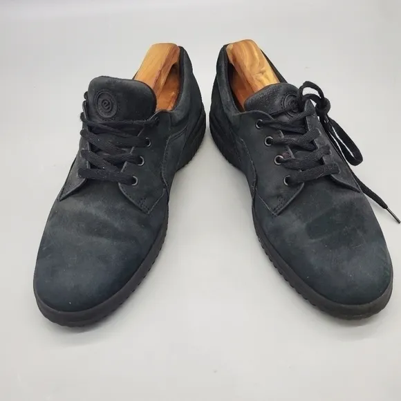 Ecco Sneakers Women's Size 9.5 Soft Low Top Cushioned Footbed Black Suede
