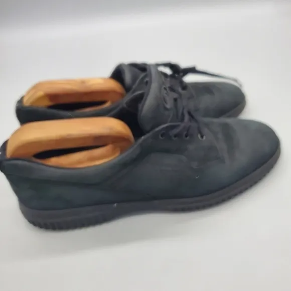Ecco Sneakers Women's Size 9.5 Soft Low Top Cushioned Footbed Black Suede