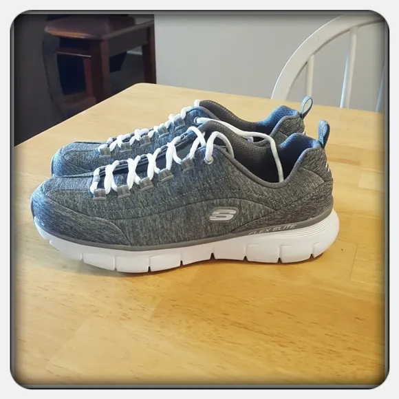EUC Woman's Grey Skechers Tennis Shoes Size 10M