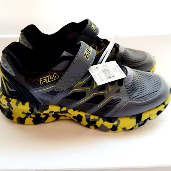 FILA Boys Sneakers Gray Camouflage Shoes Gym Size 6 New