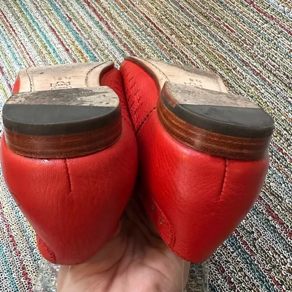 Fluevog LIKE NEW Expectations Trust tomato red perforated lace-up flat - 8.5