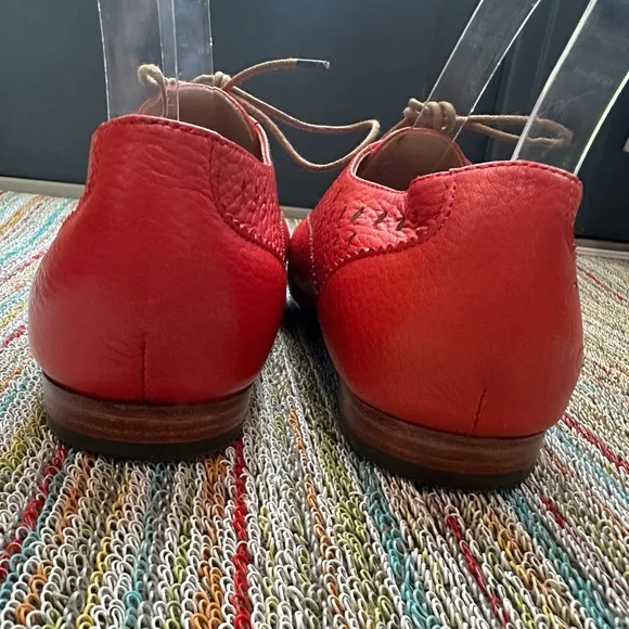 Fluevog LIKE NEW Expectations Trust tomato red perforated lace-up flat - 8.5