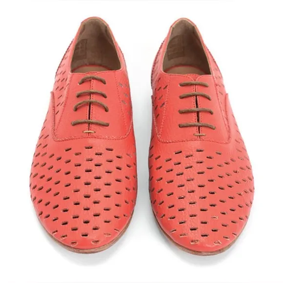 Fluevog LIKE NEW Expectations Trust tomato red perforated lace-up flat - 8.5