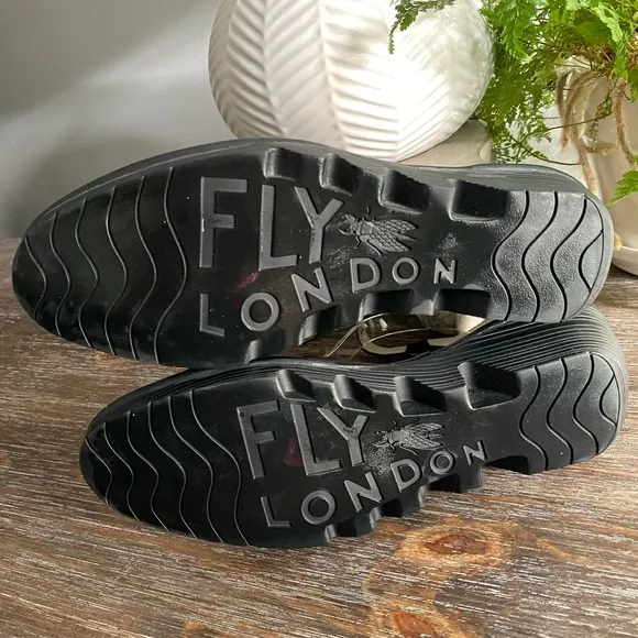 FLY LONDON Piat Black Suede Ankle Strap Wedge Mary Jane Women’s EU 40 US 9-9.5