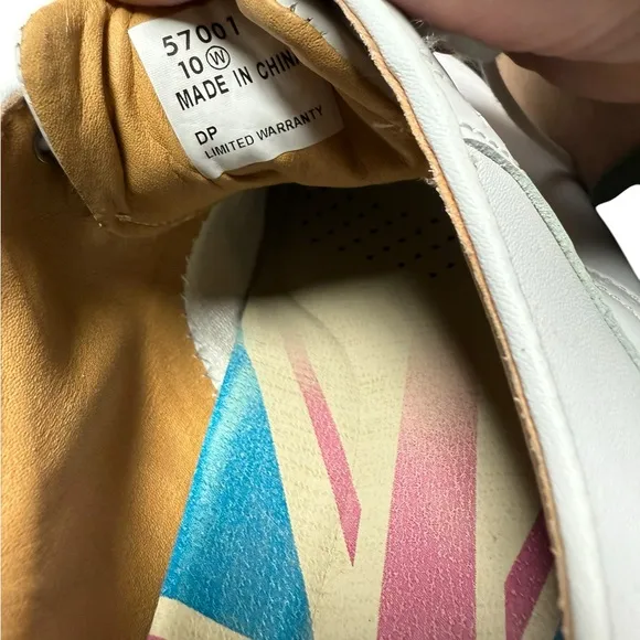 Foot joy, men’s size 10 W white golf shoes.