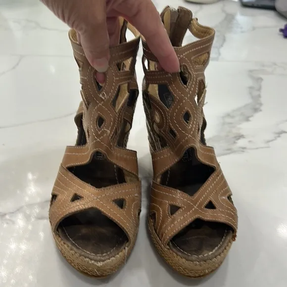 FRANCESCO MORICHETTI Tan Brown Leather Platform Peep Toe Wedge SHOES. Size 38