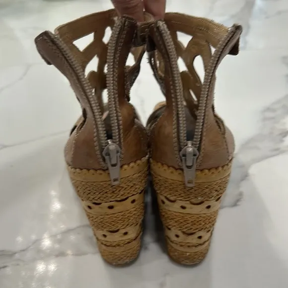 FRANCESCO MORICHETTI Tan Brown Leather Platform Peep Toe Wedge SHOES. Size 38