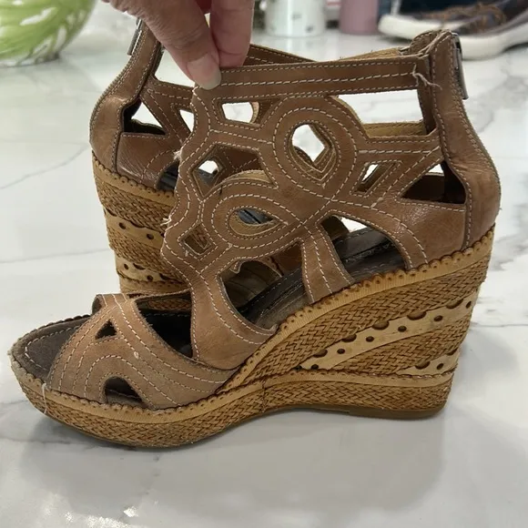 FRANCESCO MORICHETTI Tan Brown Leather Platform Peep Toe Wedge SHOES. Size 38