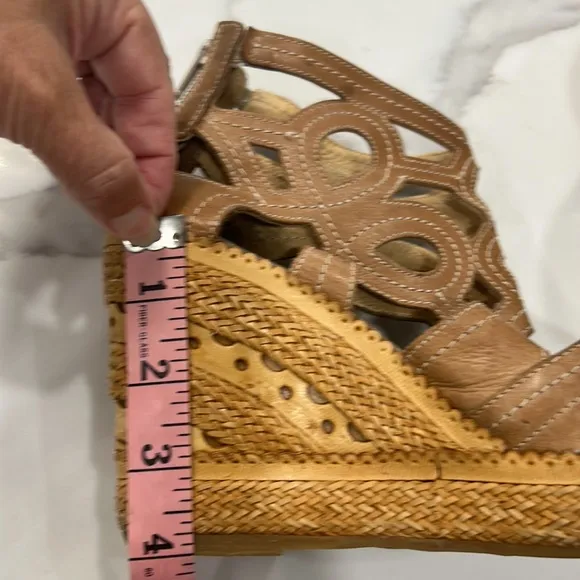 FRANCESCO MORICHETTI Tan Brown Leather Platform Peep Toe Wedge SHOES. Size 38