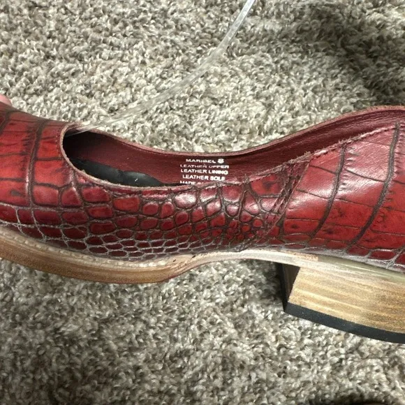 Freebird By Steven Maribel Red Croc Embossed Slip On Heeled Shoes‎ Size 8