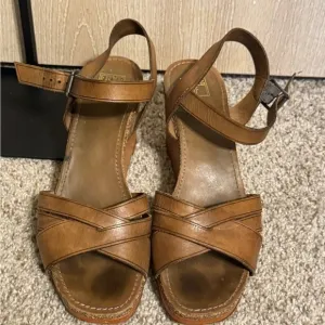 Frye Tan Brown Criss Cross Leather 9.5 M Shoes