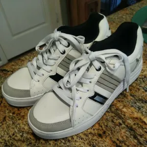 GDefy by Gravity Defyer Men Walking Shoes Size 8 White/Gray NEW