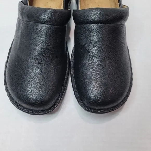 G.H. Bass &amp; Co Black Clogs Size 10 M