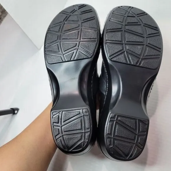 G.H. Bass &amp; Co Black Clogs Size 10 M