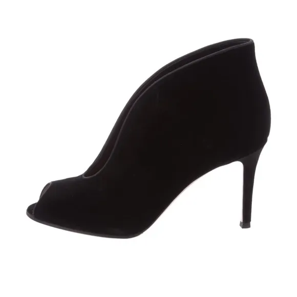 Gianvito Rossi Vamp Black Velvet 85mm Peep toe Heels