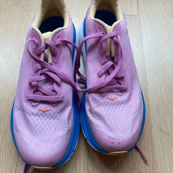Girls Hoka Clifton 9 Sneakers Size 4