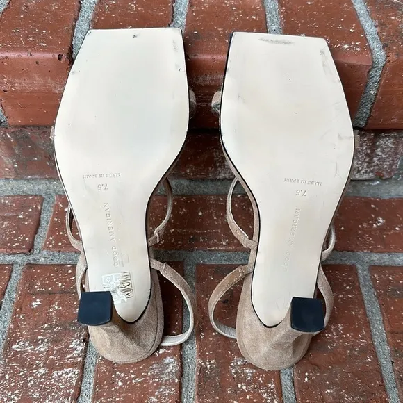 Good American The Standout Square Toe Strappy Sandal Nude Suede Women's Size 7.5