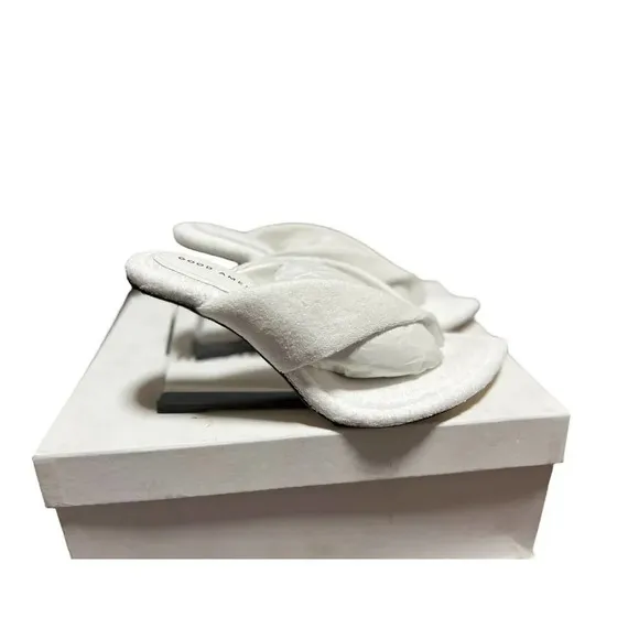 Good American White Terry Lucite 3 Wedge Thong Sandal NWOB Size 7.5
