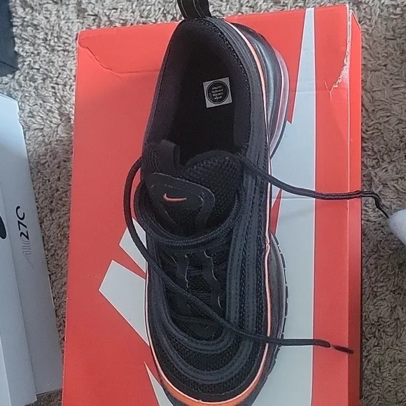Gym shoes