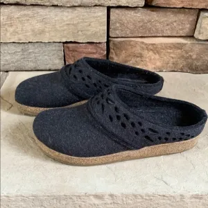Haflinger sz 39 charcoal grey pure new wool slip on clogs