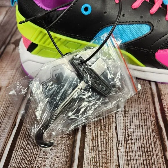 HEELYS Force Skate Women 7 Youth 6 Black HE100881H Wheeled Sneaker Shoes NEW
