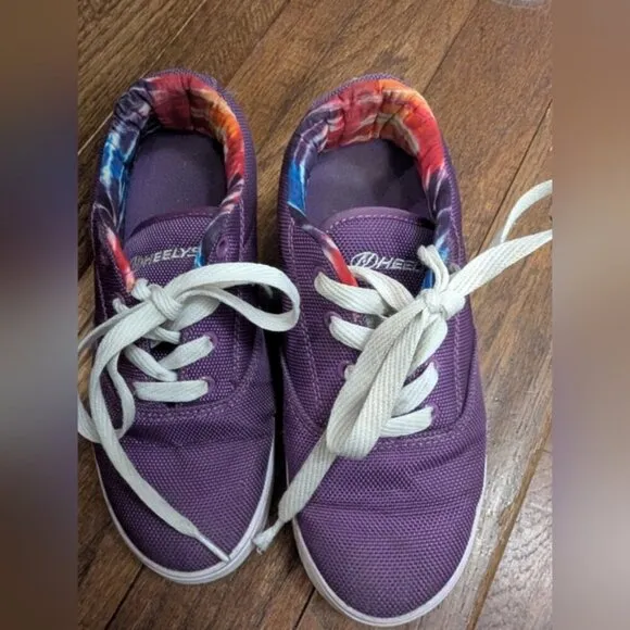 Heelys Sz 4 Skate Shoes purple