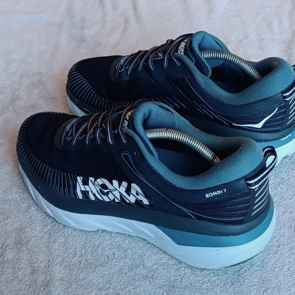 Hoka Bondi 7 Wide Comfort Running Shoes