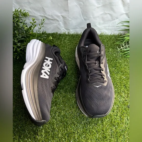 HOKA BONDI  8 Running black and white Shoe men’s size 9D  new