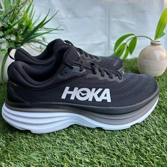 HOKA BONDI  8 Running black and white Shoe men’s size 9D  new