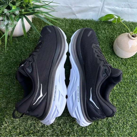 HOKA BONDI  8 Running black and white Shoe men’s size 9D  new