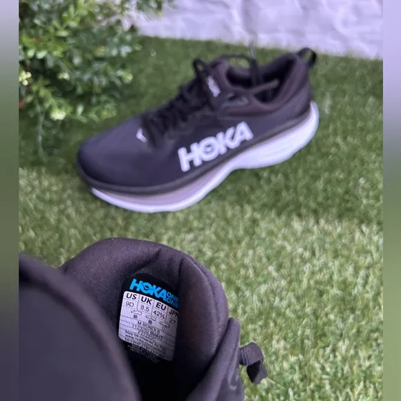 HOKA BONDI  8 Running black and white Shoe men’s size 9D  new