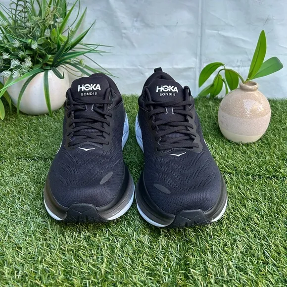 HOKA BONDI  8 Running black and white Shoe men’s size 9D  new