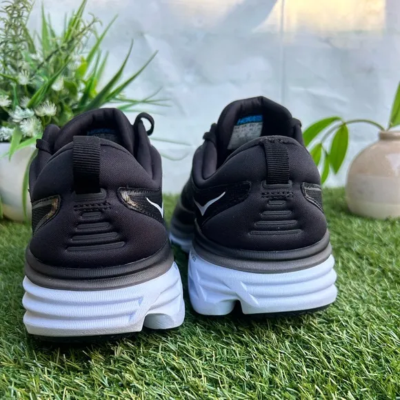 HOKA BONDI  8 Running black and white Shoe men’s size 9D  new