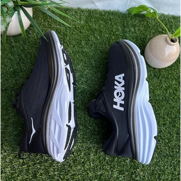 HOKA BONDI  8 Running black and white Shoe men’s size 9D  new