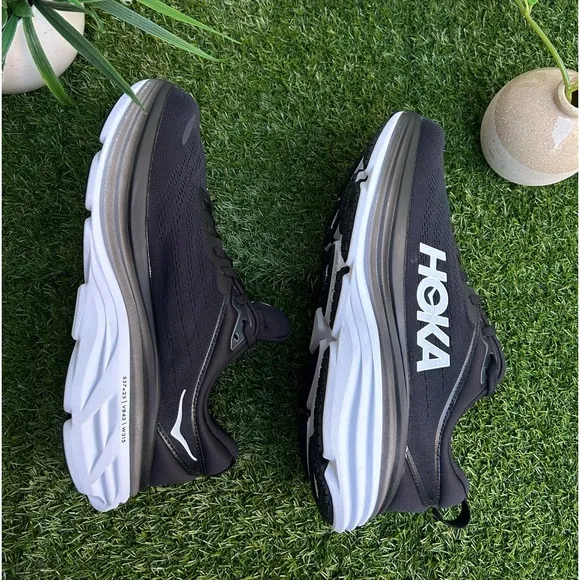 HOKA BONDI  8 Running black and white Shoe men’s size 9D  new