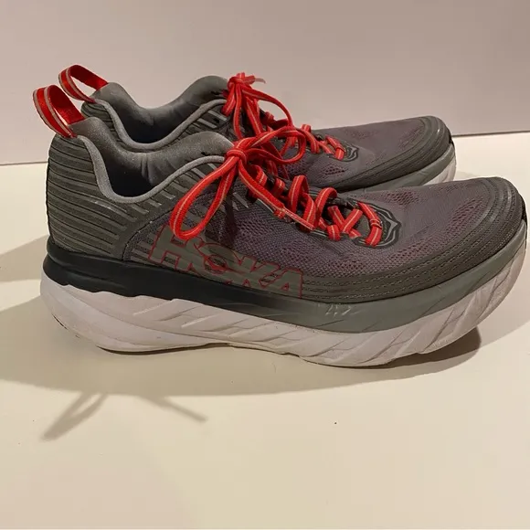 Hoka Men’s Shoes 9 Gray Red Athletics Lace Up M Bondi 6 One on One