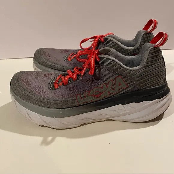 Hoka Men’s Shoes 9 Gray Red Athletics Lace Up M Bondi 6 One on One