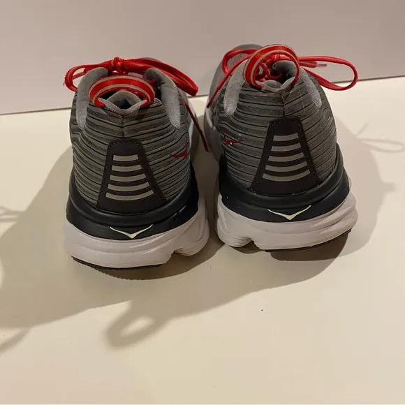 Hoka Men’s Shoes 9 Gray Red Athletics Lace Up M Bondi 6 One on One